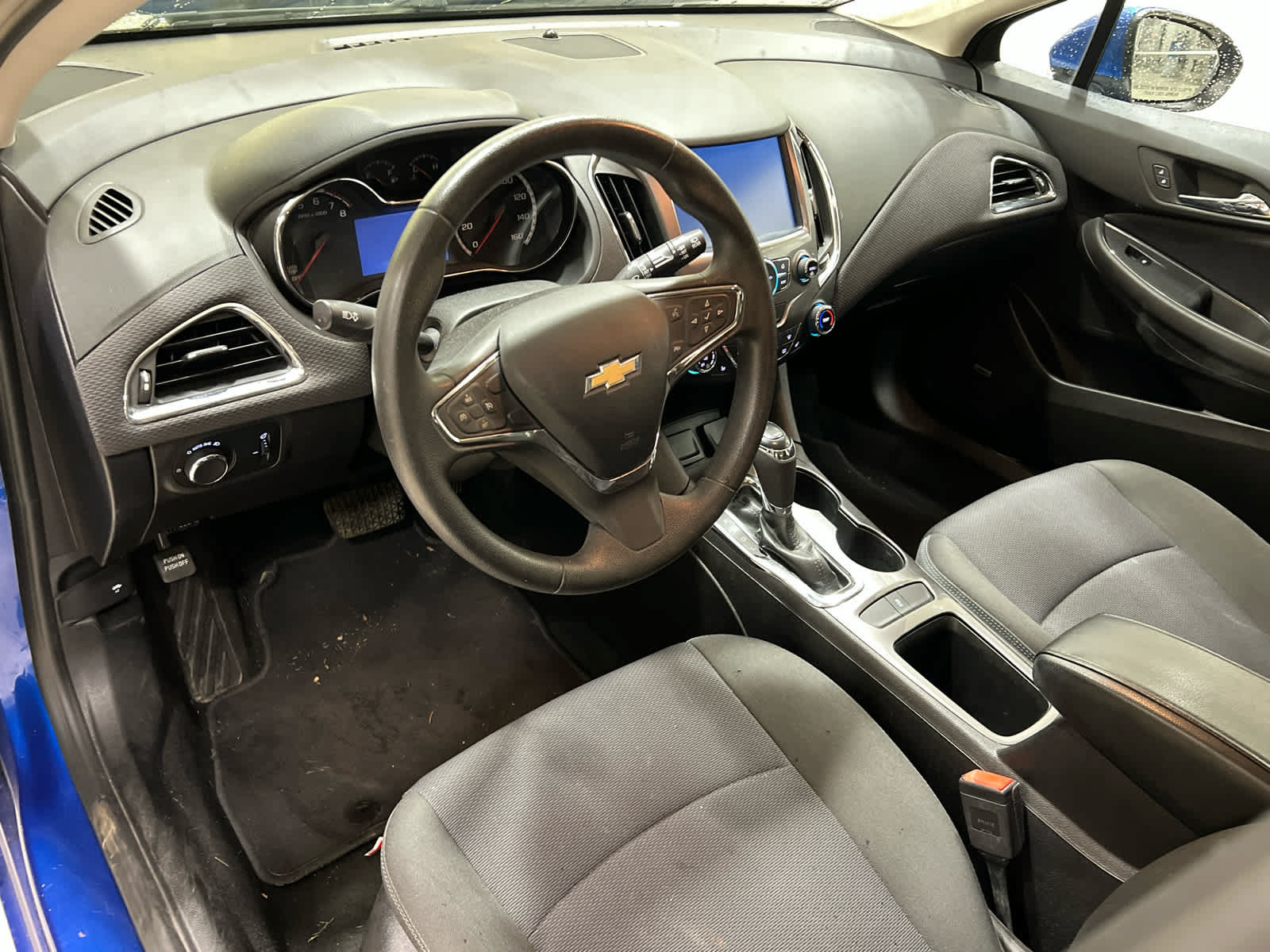 Used 2017 Chevrolet Cruze LT w/ Sun And Sound Package FWD image 11