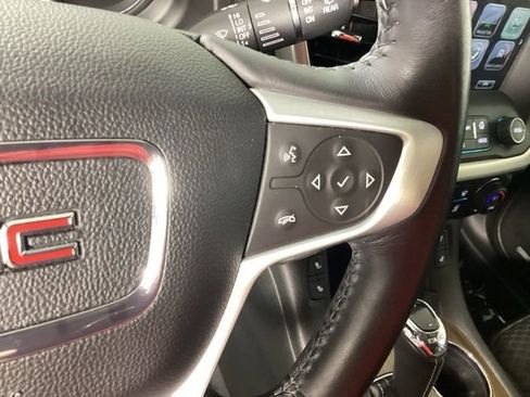 Used 2017 GMC Acadia SLE image 29