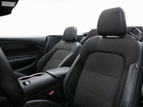 Used 2024 Ford Mustang Convertible image 5