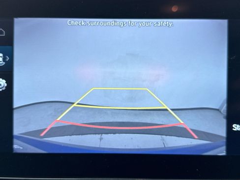 Used 2024 Hyundai Elantra SEL image 11