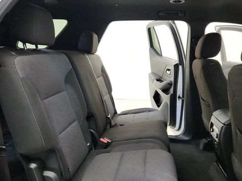 Used 2023 Chevrolet Traverse LT FWD image 32