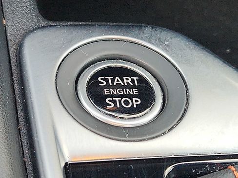 Certified 2023 Nissan Sentra SR w/ SR Premium Package FWD image 23