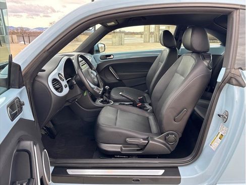 Used 2013 Volkswagen Beetle 2.5 image 14