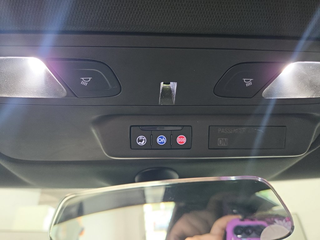 Used 2019 Chevrolet Camaro LT w/ Technology Package RWD image 23
