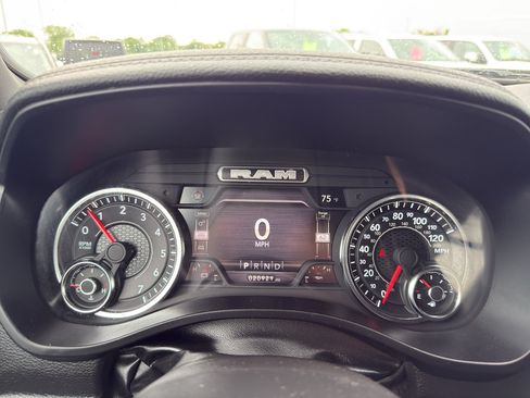 Used 2023 RAM 1500 Laramie AWD/4WD image 19