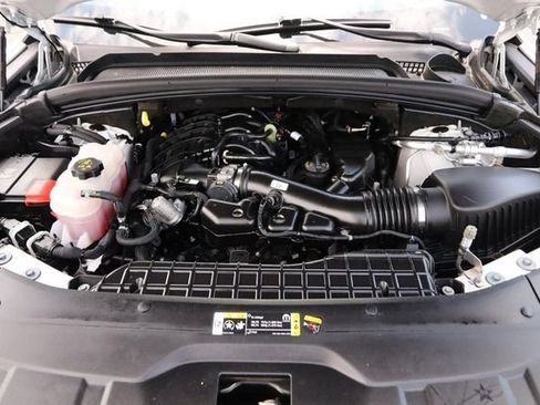 Used 2023 Jeep Grand Cherokee L Limited w/ Luxury Tech Group II AWD/4WD image 31