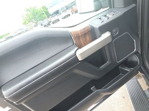 Used 2018 Ford F150 Lariat w/ Equipment Group 502A Luxury RWD image 5
