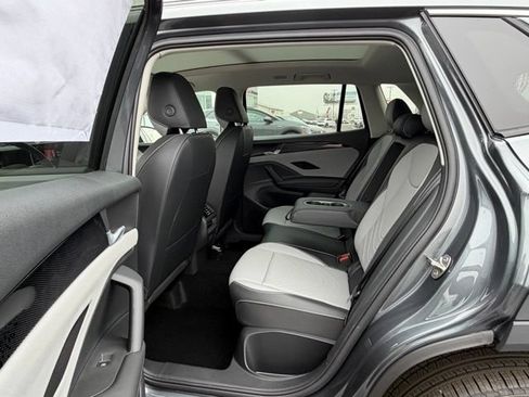 New 2026 Volkswagen Tiguan SE AWD/4WD image 9