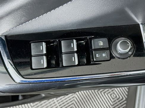 Used 2018 MAZDA CX-9 Touring w/ Touring Premium Package FWD image 15