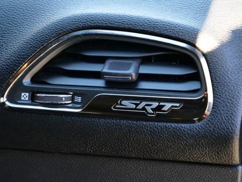 Used 2015 Dodge Challenger SRT Hellcat image 40