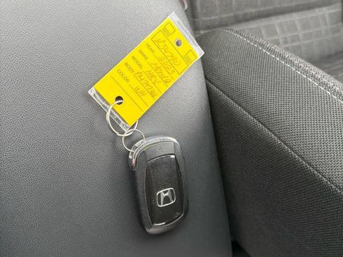 Used 2023 Honda HR-V LX image 27