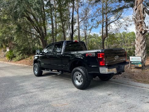 Used 2017 Ford F250 Lariat w/ FX4 Off-Road Package image 9