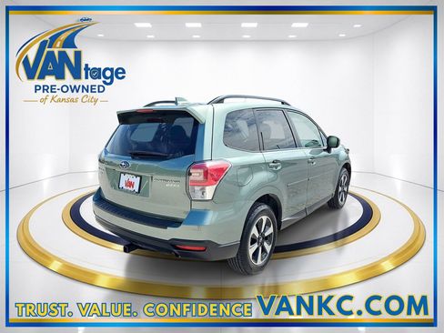 Used 2017 Subaru Forester 2.5i Premium AWD/4WD image 6