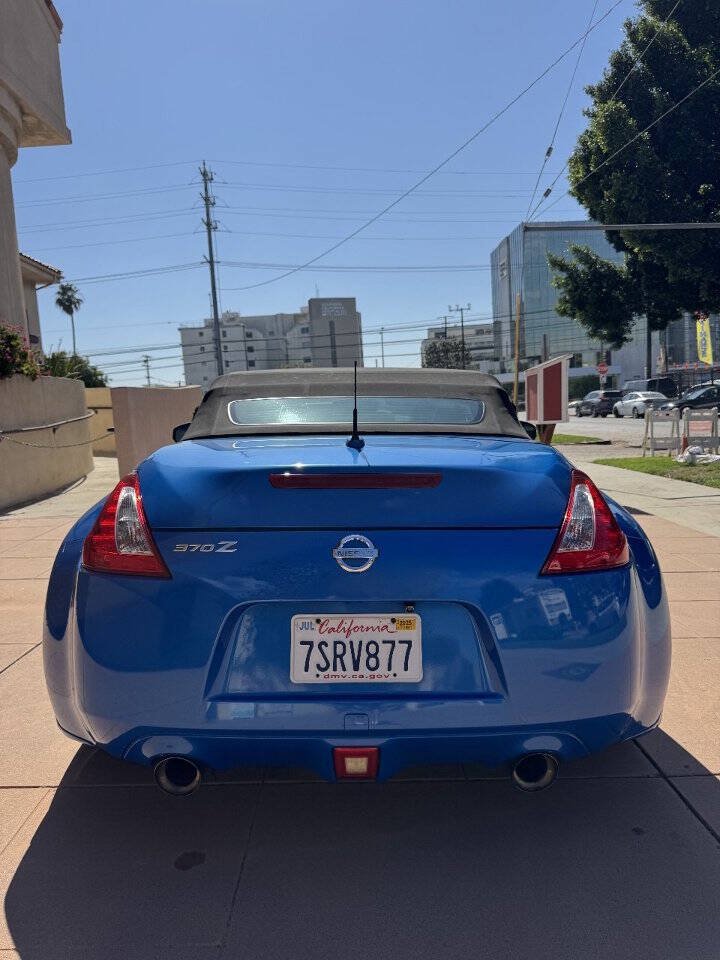 Used 2010 Nissan 370Z Touring RWD image 29