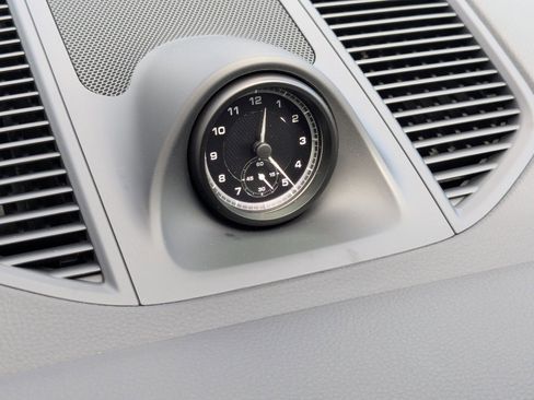 New 2026 Porsche Macan image 21