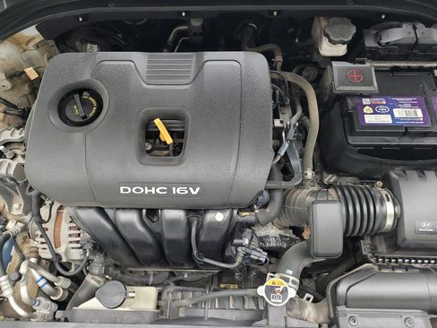 Used 2018 Hyundai Elantra SE FWD image 30