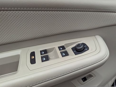 Used 2024 Volkswagen Atlas SEL Premium R-Line image 31