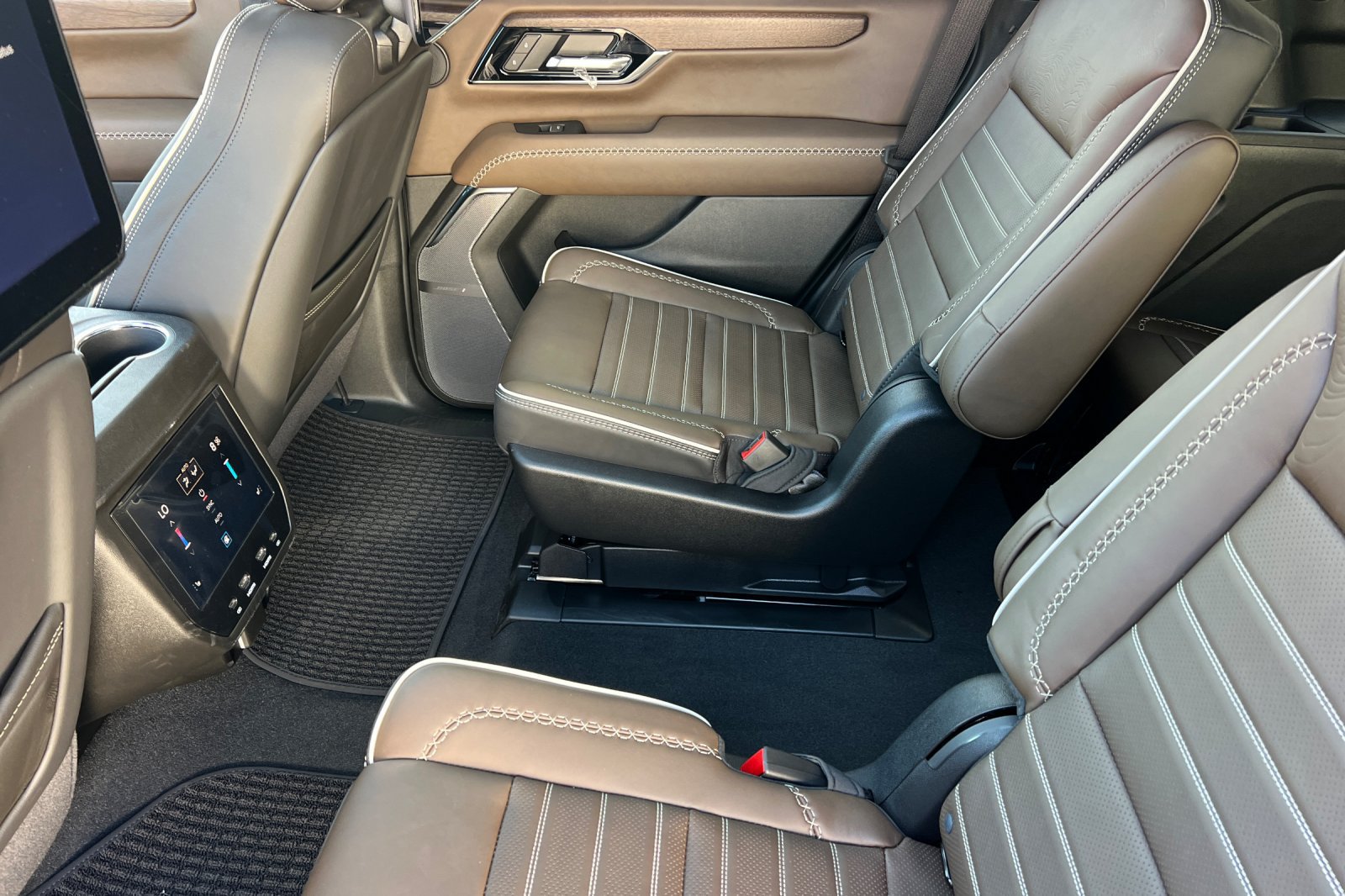 New 2026 GMC Yukon Denali Ultimate w/ LPO, Illumination Package AWD/4WD image 11