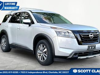 Used 2023 Nissan Pathfinder SL w/ Black Appearance Package AWD/4WD 360° Tour