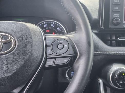 Used 2022 Toyota RAV4 XLE Premium image 33