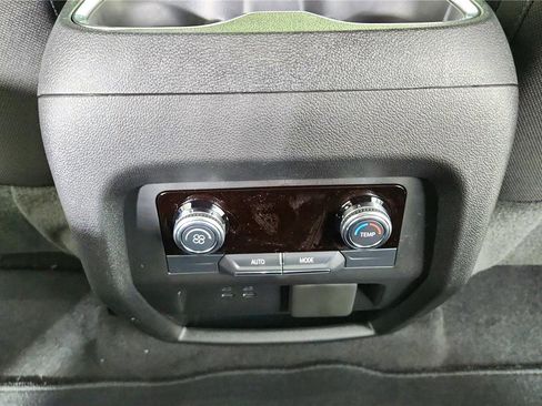 New 2025 GMC Acadia Elevation image 34