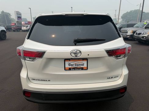 Used 2015 Toyota Highlander XLE AWD/4WD image 4