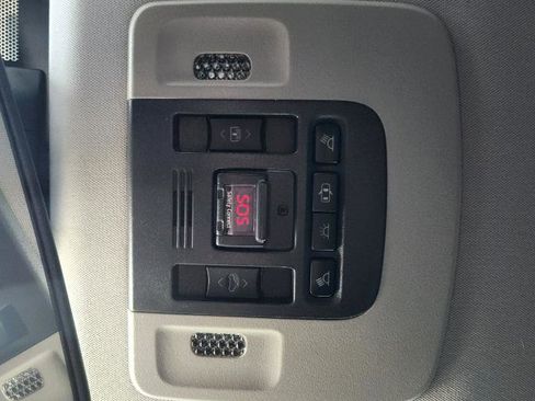 Used 2019 Toyota Camry XSE image 38