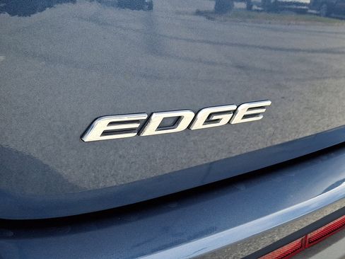 Used 2018 Ford Edge SEL w/ Class II Trailer Tow Package image 28