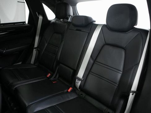 Certified 2023 Porsche Cayenne S Platinum image 29