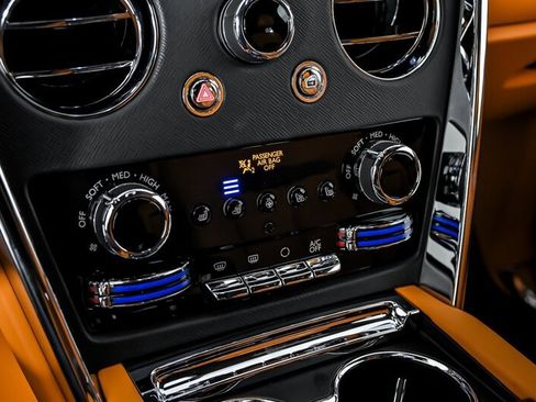 Used 2022 Rolls-Royce Cullinan AWD/4WD image 33