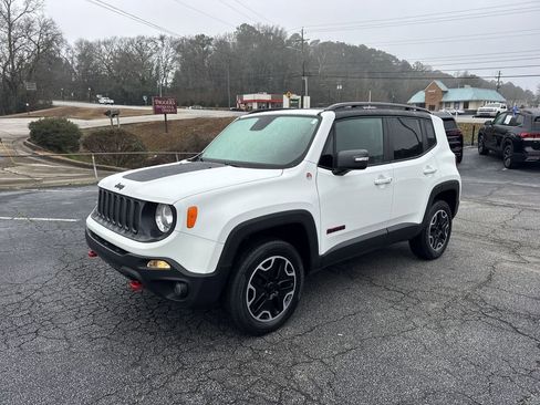 Used 2015 Jeep Renegade Trailhawk w/ Safety & Security Group I image 3