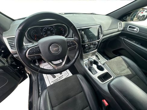 Used 2021 Jeep Grand Cherokee Laredo X AWD/4WD image 30