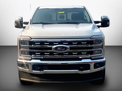 Used 2026 Ford F250 Lariat w/ Lariat Premium Package AWD/4WD image 5
