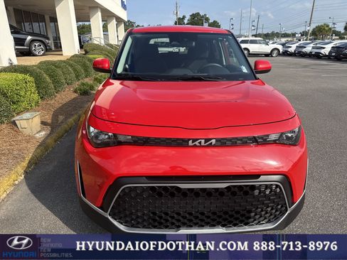 Used 2025 Kia Soul LX w/ LX Technology Package FWD image 6