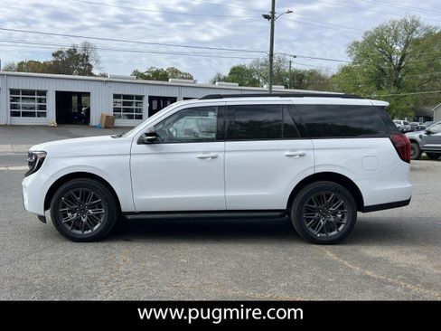 New 2026 Ford Expedition Platinum image 4