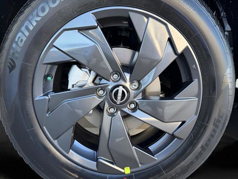 New 2026 Nissan Rogue SV image 31