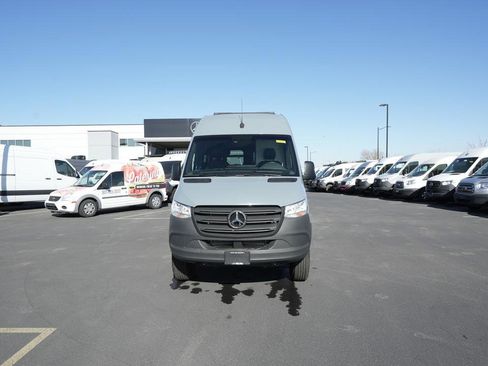 Used 2022 Mercedes-Benz Sprinter 144 Cargo image 2