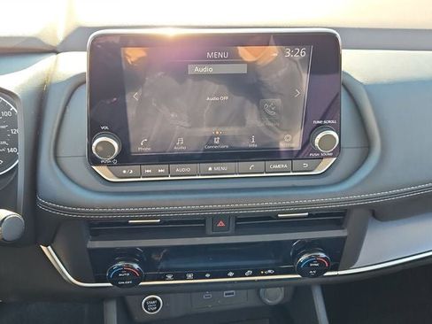 Used 2023 Nissan Rogue SV image 24