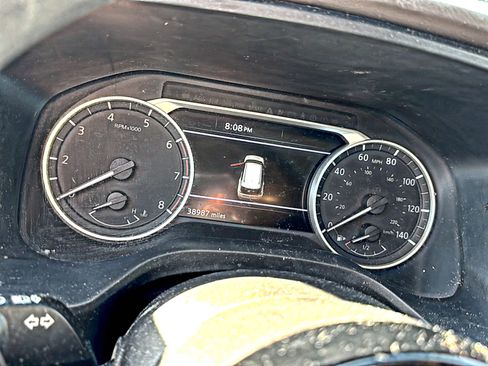 Used 2022 Nissan Rogue SV FWD image 3