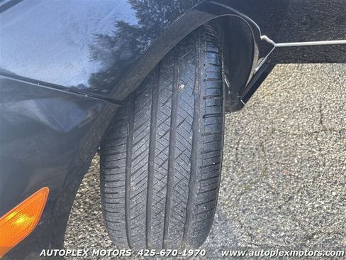 Used 2011 Mercedes-Benz E 550 Sedan image 31