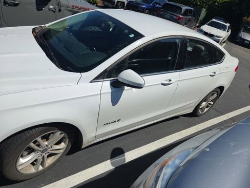 Used 2018 Ford Fusion S FWD image 2
