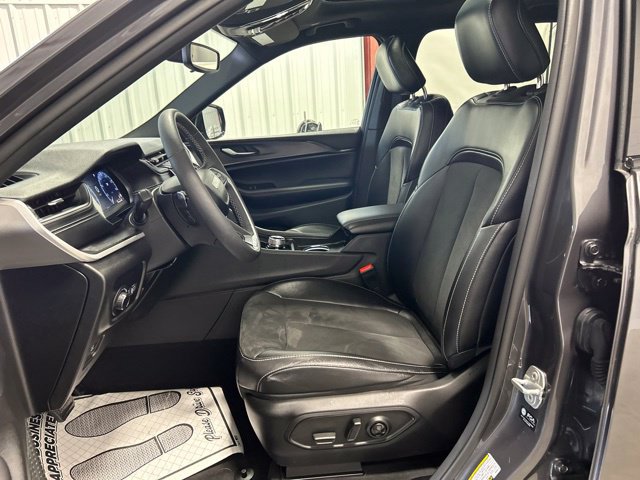 Used 2024 Jeep Grand Cherokee L Altitude AWD/4WD image 22