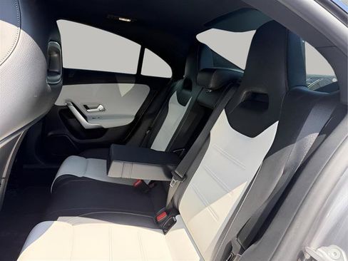 Used 2020 Mercedes-Benz CLA 250 image 27