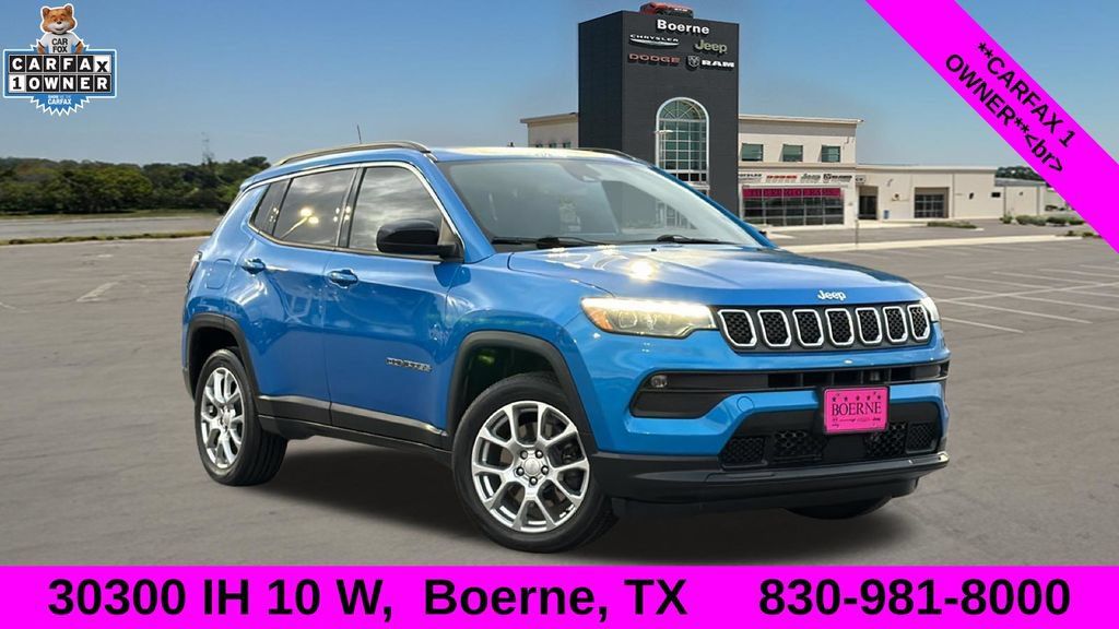 Used 2023 Jeep Compass Latitude w/ Sun and Sound Group AWD/4WD image 1