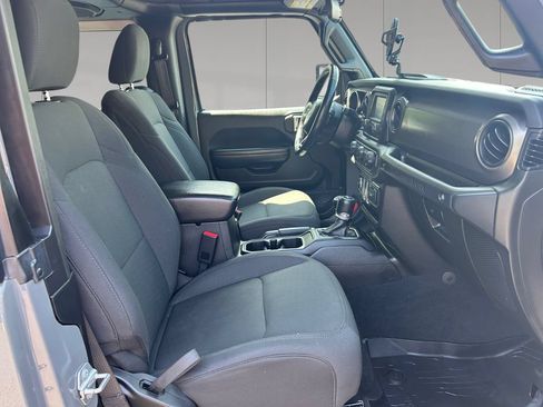 Used 2018 Jeep Wrangler Sport AWD/4WD image 17