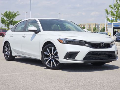 Used 2023 Honda Civic EX-L image 2