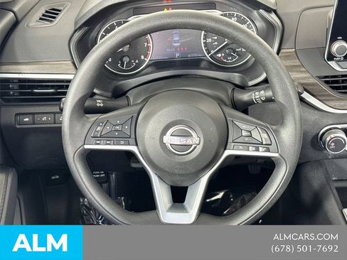 Used 2025 Nissan Altima 2.5 SV FWD image 27