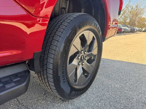 Used 2024 Ford F150 Lightning Lariat image 15