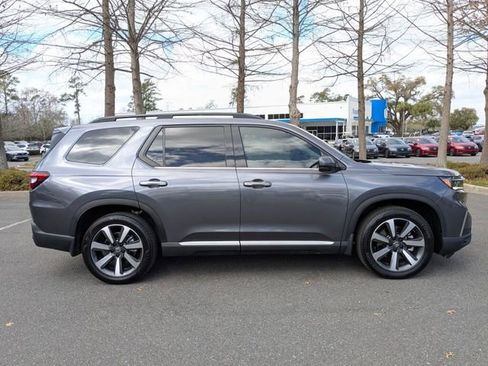 Certified 2025 Honda Pilot Touring image 7
