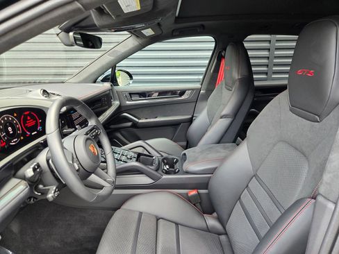 Certified 2026 Porsche Cayenne GTS AWD/4WD image 27